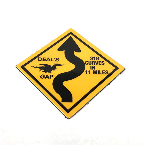 Curves Magnet